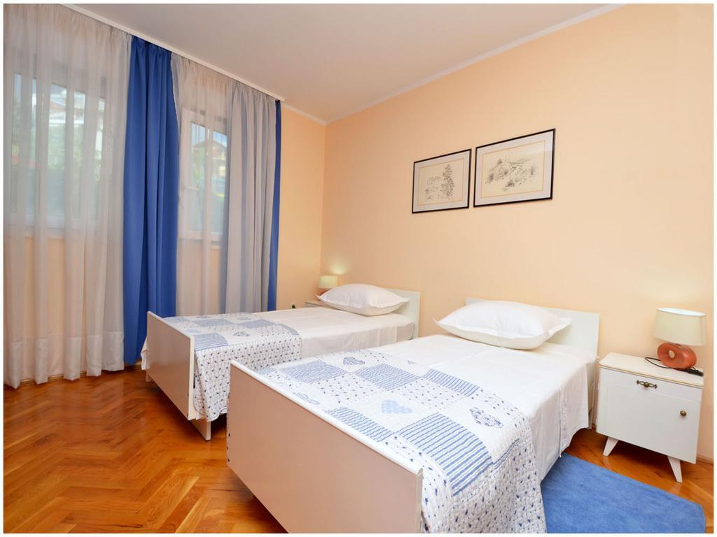 Apartment Laura Podstrana Zimmer foto