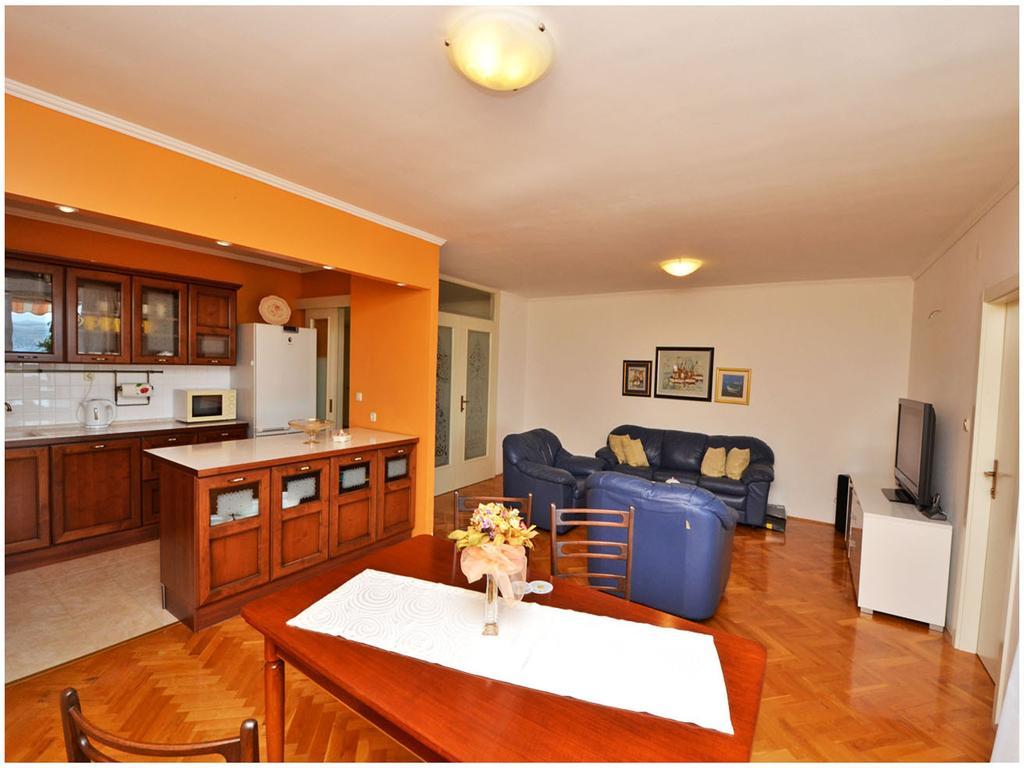 Apartment Laura Podstrana Zimmer foto